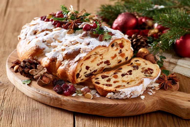 Zelfgebakken kerststol met eigen spijs en minder suiker Zelfgebakken kerststol met eigen spijs en minder suiker